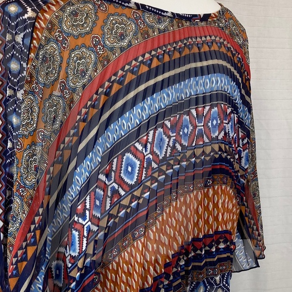 BOGO50 5TH CULTURE Banded Batwing Top - Picture 5 of 7